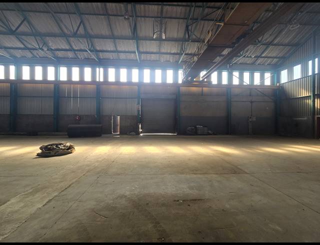 3,000M² WAREHOUSE FOR SALE IN BOKSBURG EAST